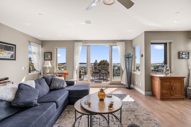 14738 Mcdonald Avenue, White Rock, British Columbia