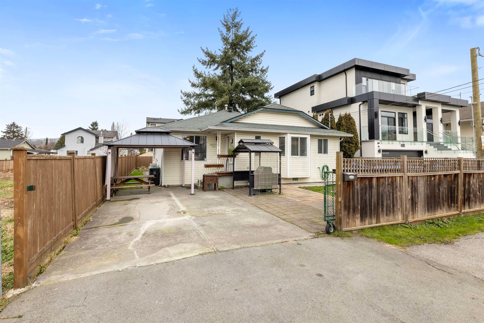 Listing Image 22