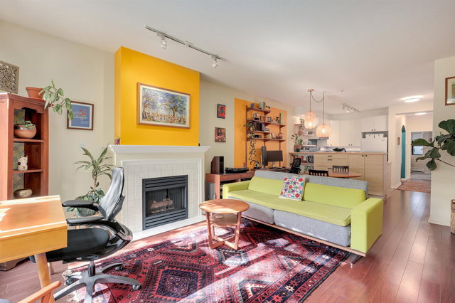6 - 221 Ash Street