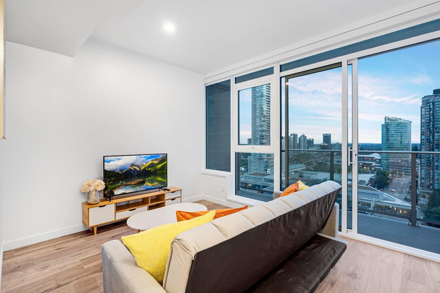 22F - 13428 105 Avenue