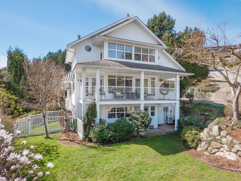 749 Winn Road, Gibsons, British Columbia