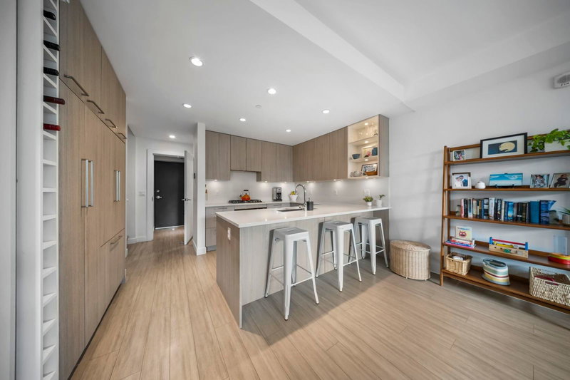 110 - 707 3rd Street, North Vancouver, V7L 1G8 | Image 2