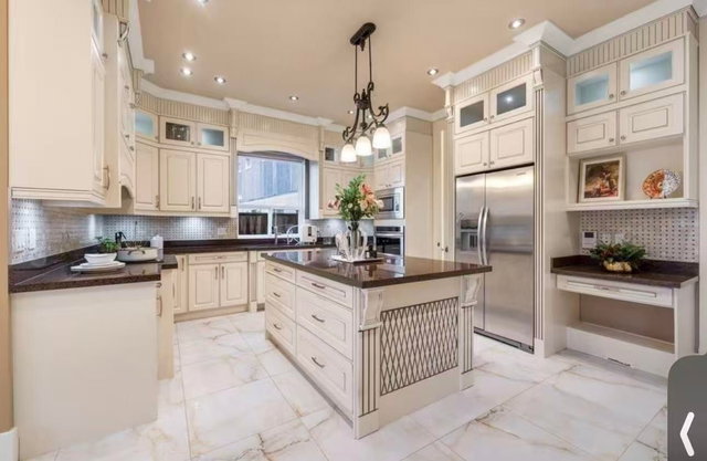 6300 Bellflower Drive