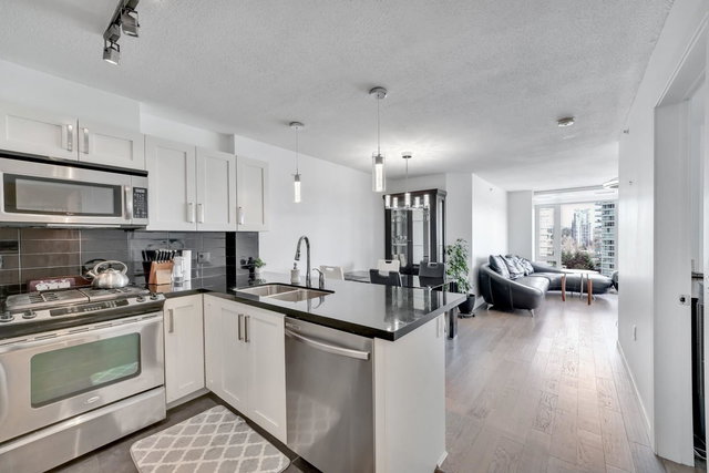 1106 - 2133 Douglas Road