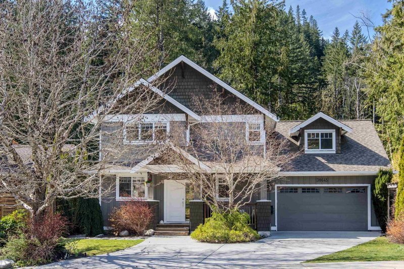 38645 Westway Avenue, Squamish, British Columbia