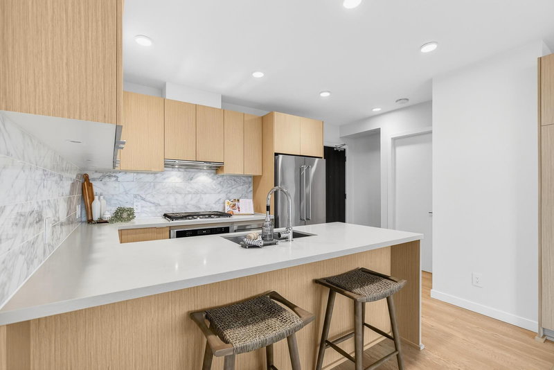 1706 - 530 Whiting Way, Coquitlam, V3J 0J4 | Image 2