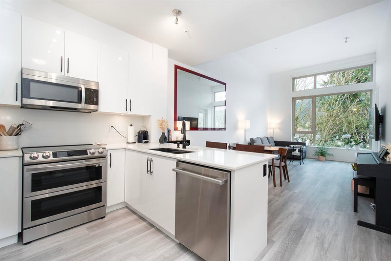 119 22nd Street W #515, North Vancouver, British Columbia