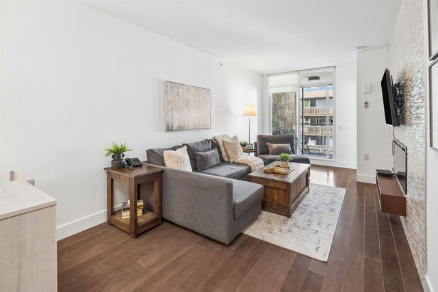 406 - 210 13 Street W