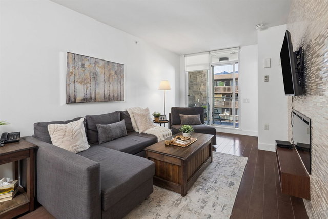 406 - 210 13 Street W