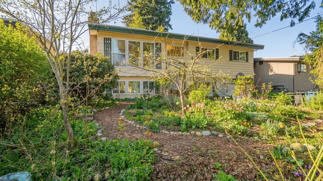 32075 Debreen Crescent