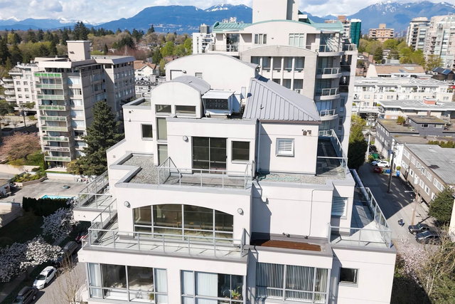 1100 - 5890 Balsam Street