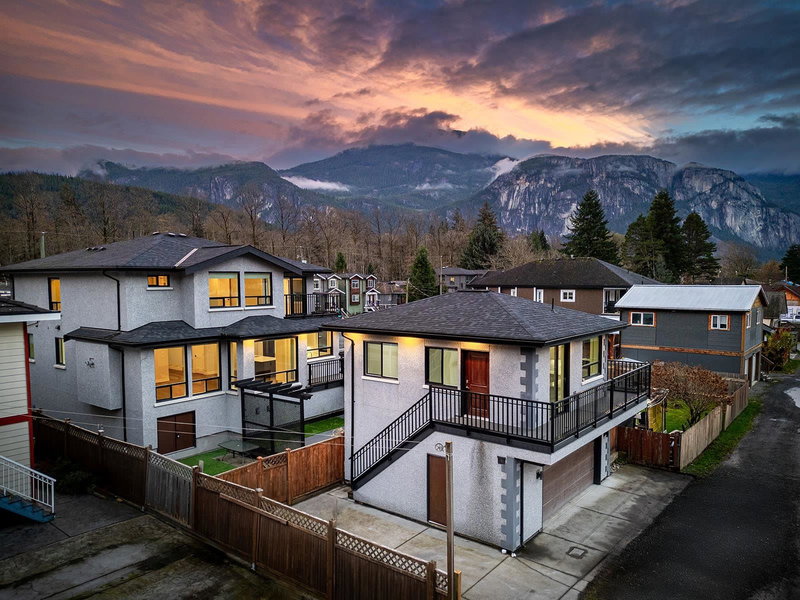 38883 Britannia Avenue, Squamish, British Columbia