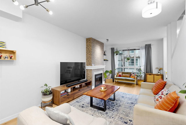 133 - 9133 Government Street