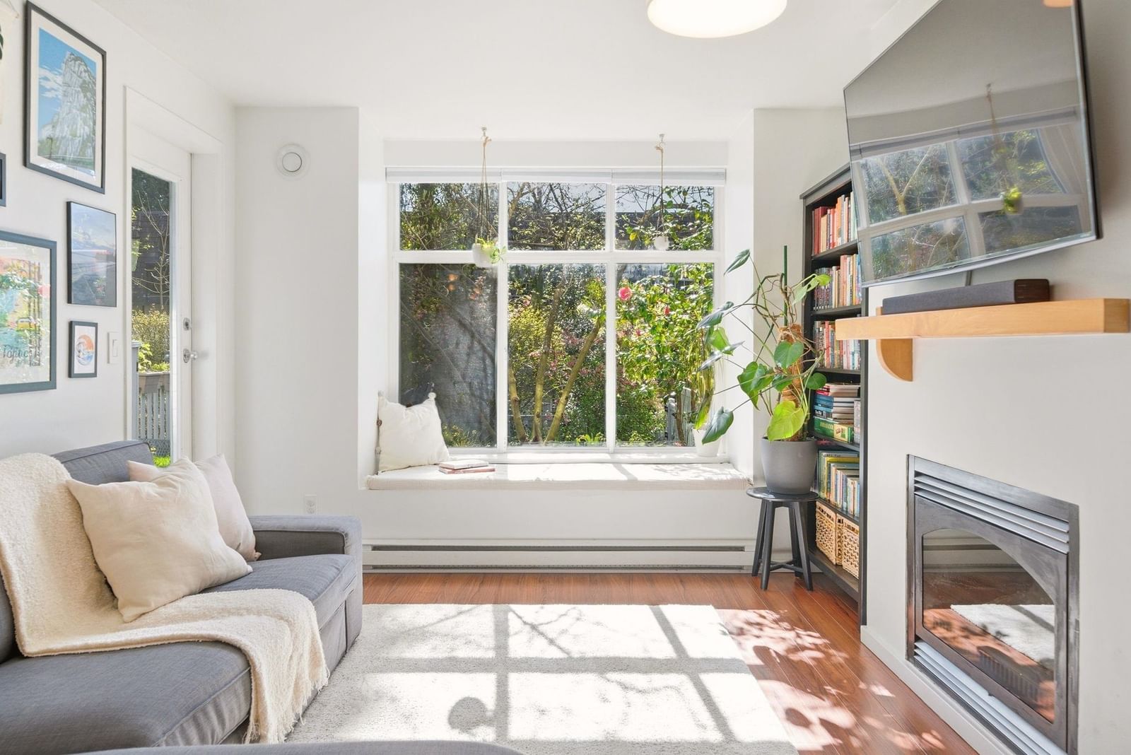 Listing Image 9
