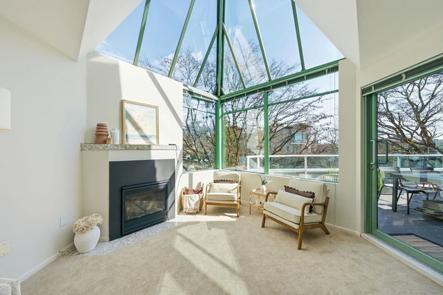 205 - 565 17th Street