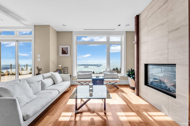 102 - 2575 Garden Court