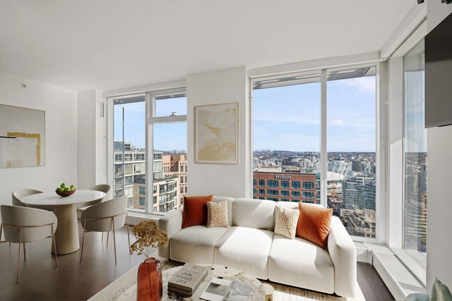 3511 - 777 Richards Street