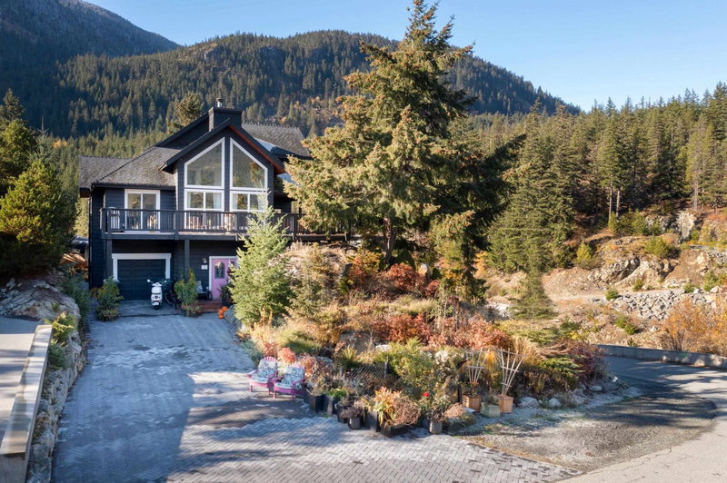 7467 Dogwood Street, Pemberton, British Columbia