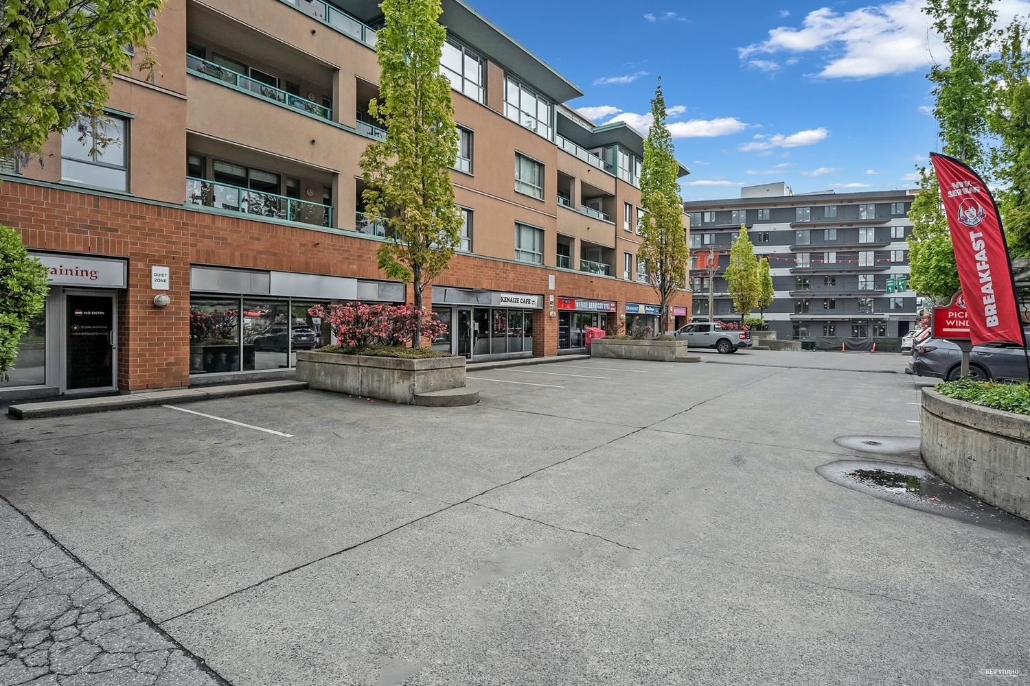 2 bedroom Apartment/Condo exterior view at 223 Mountain Highway, Lynnmour - 1081 sq ft property built in 1996