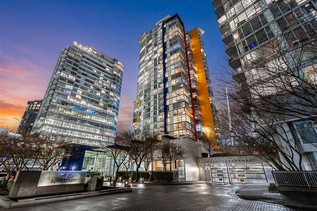 2803 - 111 Georgia Street W