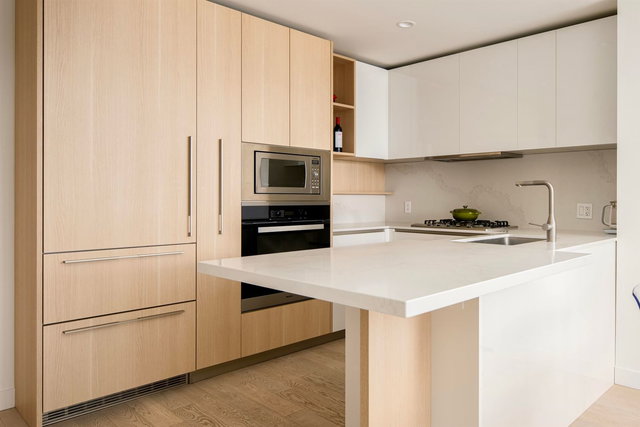 406 - 6833 Pearson Way