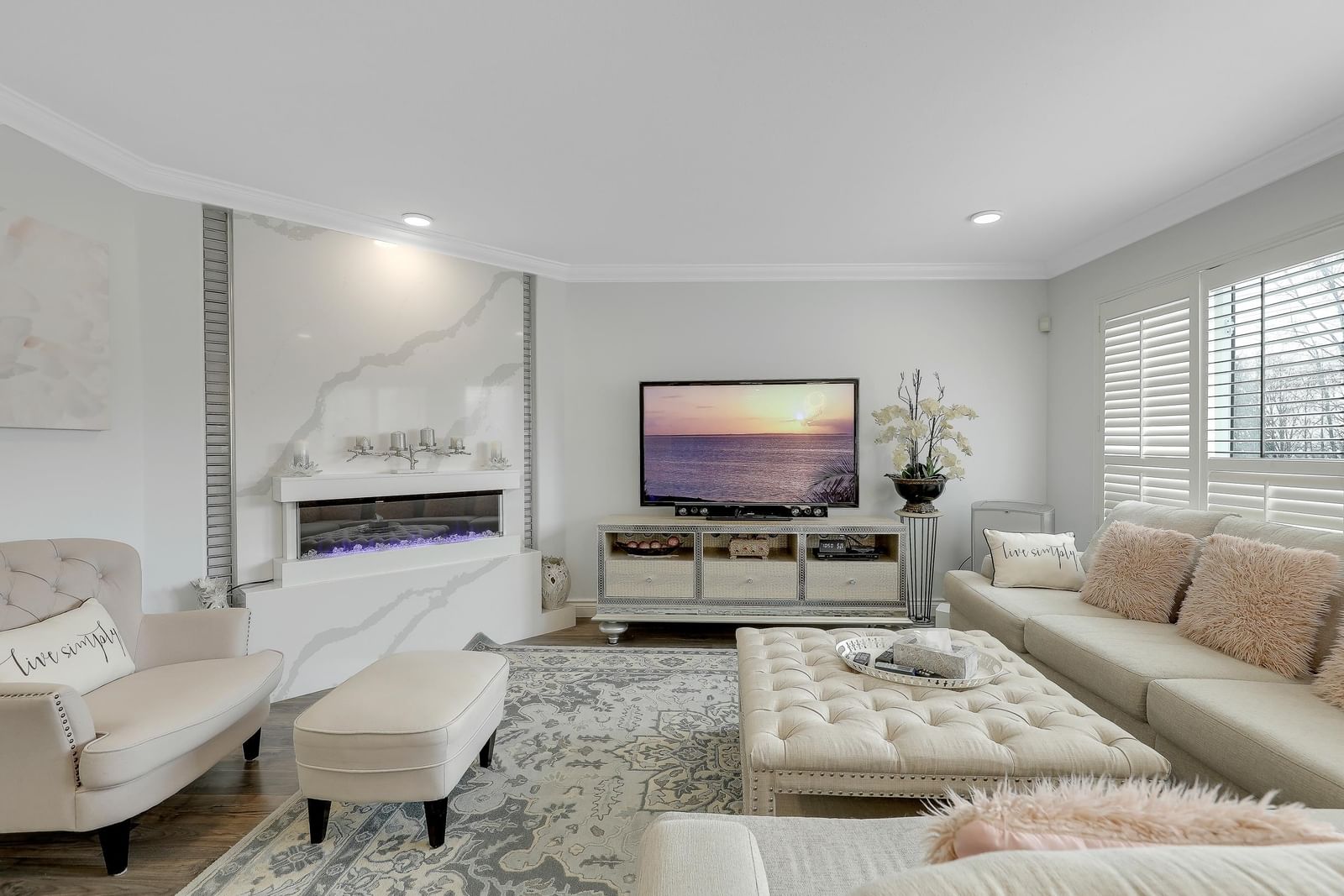 Listing Image 17