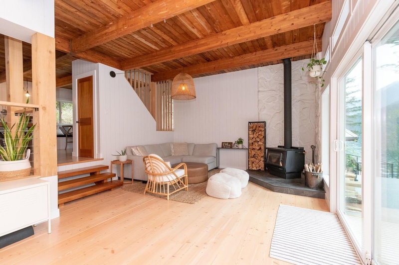 2937 Panorama Drive, North Vancouver, V7G 2A4 | Image 3