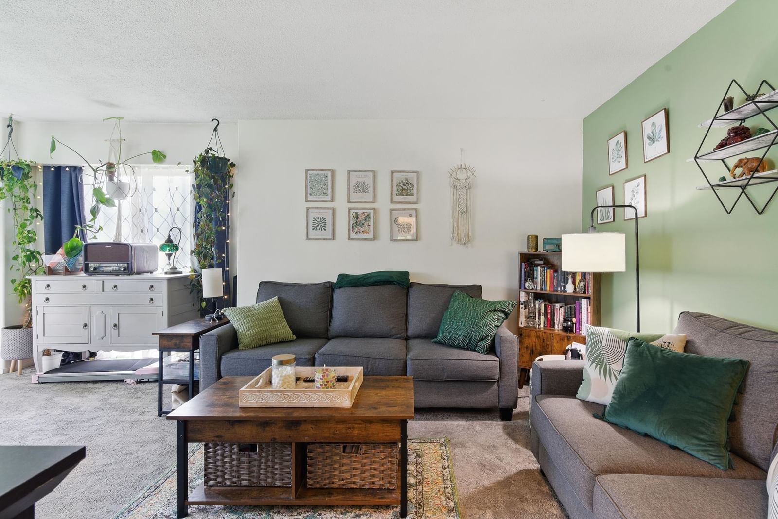 Listing Image 9