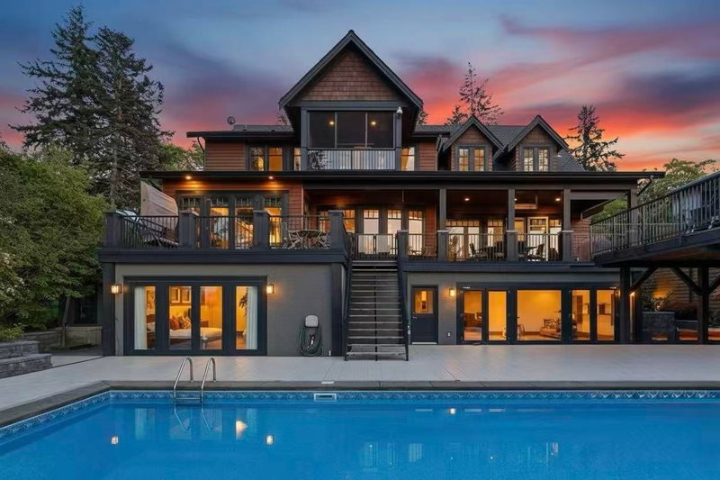 2737 Crescent Drive, Surrey, V4A 3J9 | Image 2