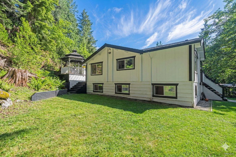 3870 Emerald Drive, North Vancouver, V7R 3B8 | Image 3