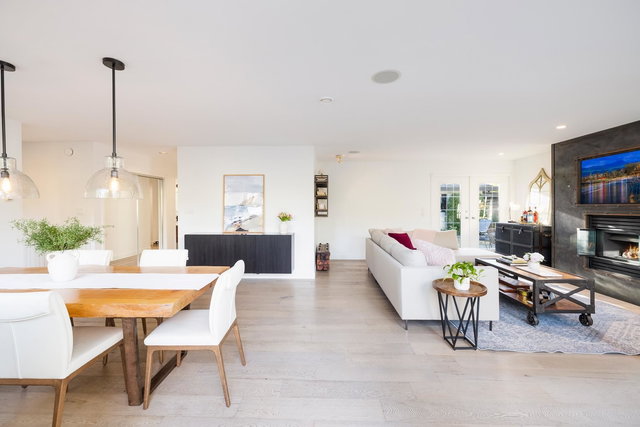 4198 Sunset Boulevard