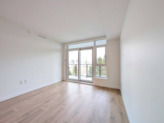 411 - 13738 Central Avenue