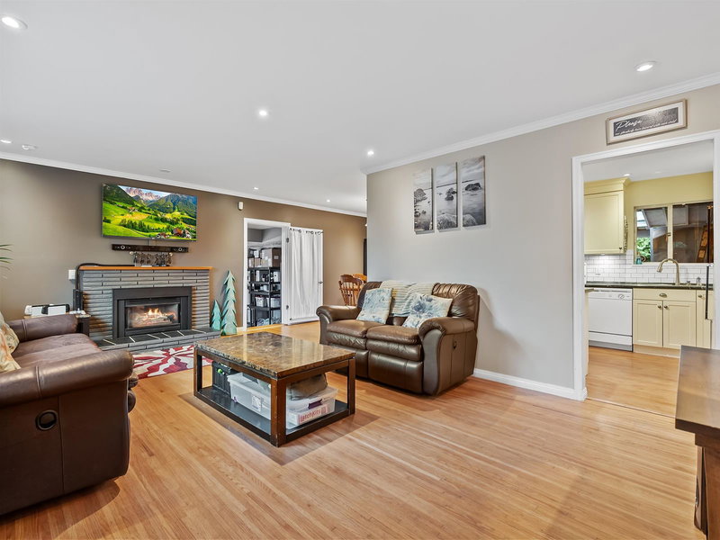 4921 44a Avenue, Delta, V4K 1E6 | Image 3