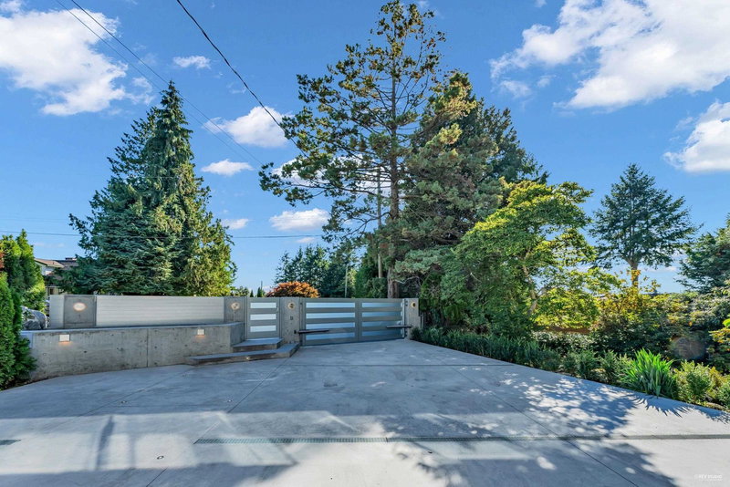4138 Burkehill Road, West Vancouver, V7V 3M4 | Image 2