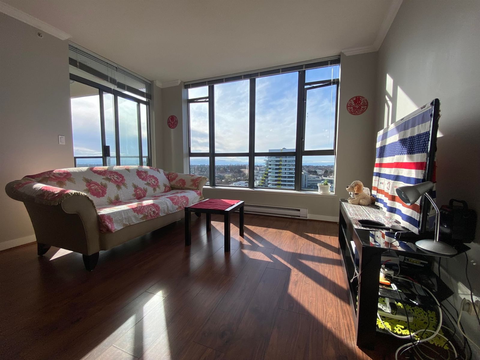 Listing Image 8