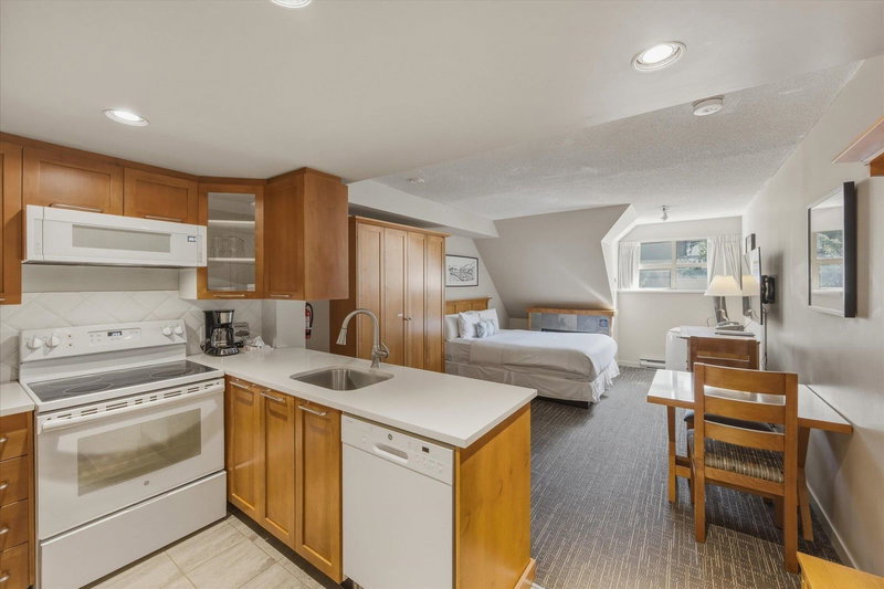 4402 - 4295 Blackcomb Way, Whistler, V8E 0X2 | Image 2