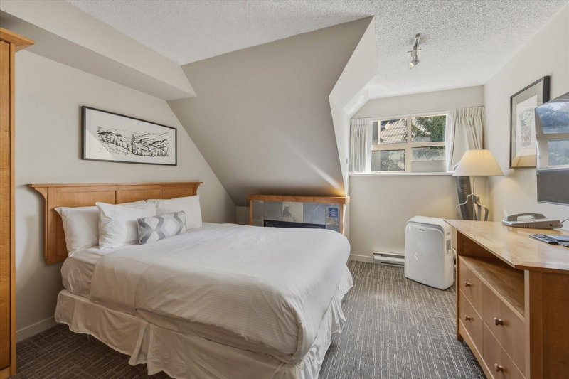4402 - 4295 Blackcomb Way, Whistler, V8E 0X2 | Image 3
