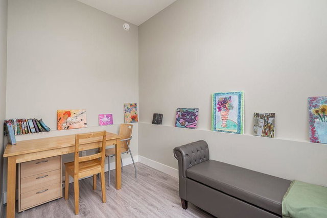 10 - 1938 North Parallel Road