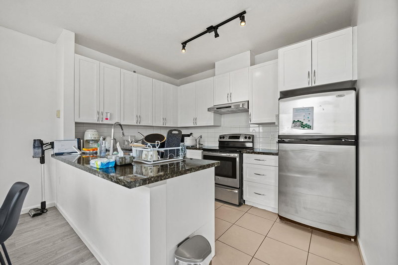 1802 - 6823 Station Hill Drive, Burnaby, V3N 0A9 | Image 3