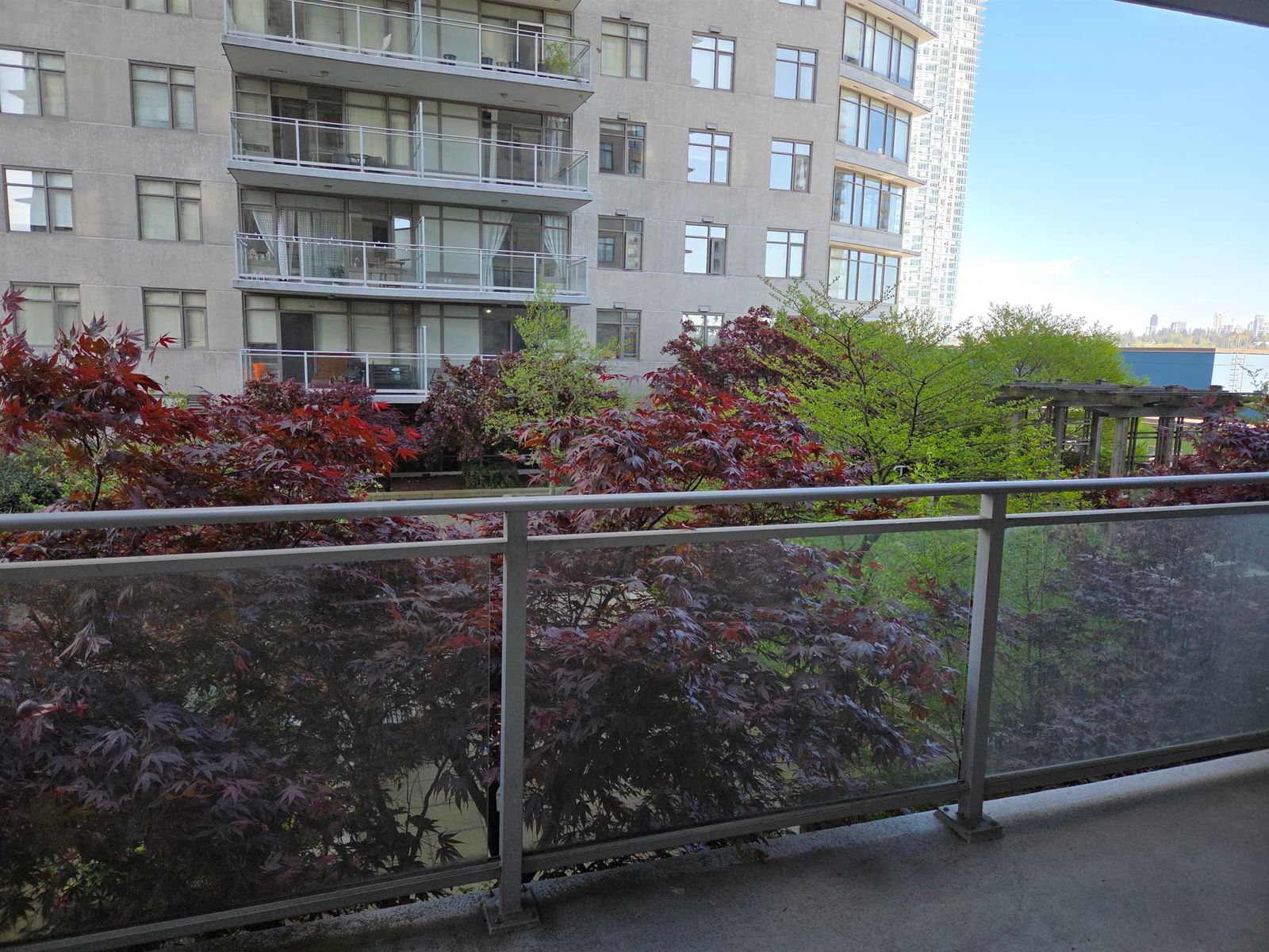 Listing Image 12