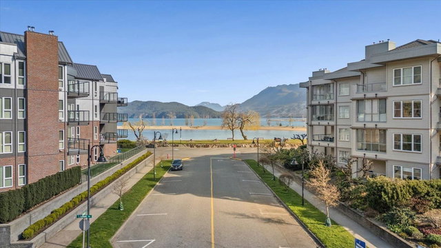 302 - 410 Esplanade Avenue