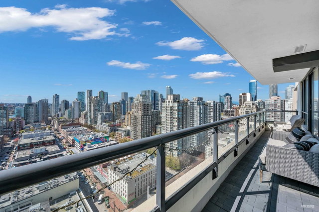 2608 - 977 Mainland Street