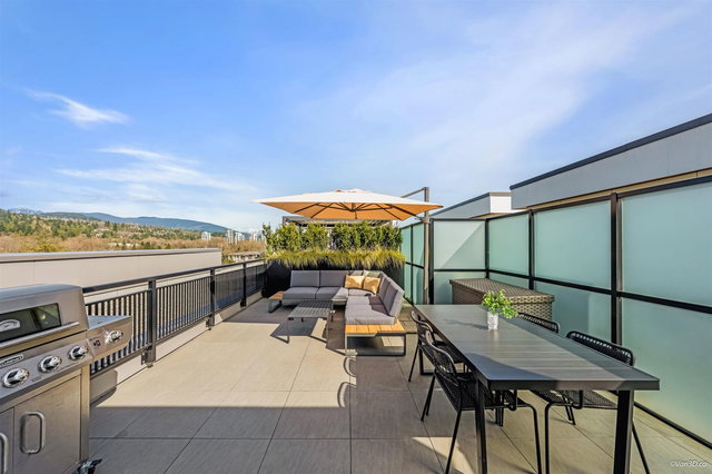 617 - 55 Klahanie Drive