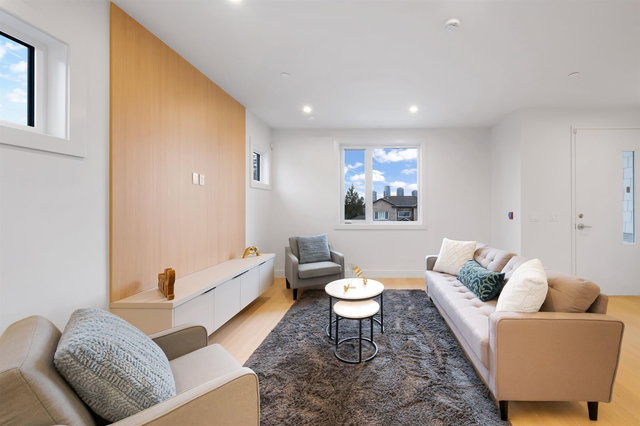 6 - 4855 Venables Street