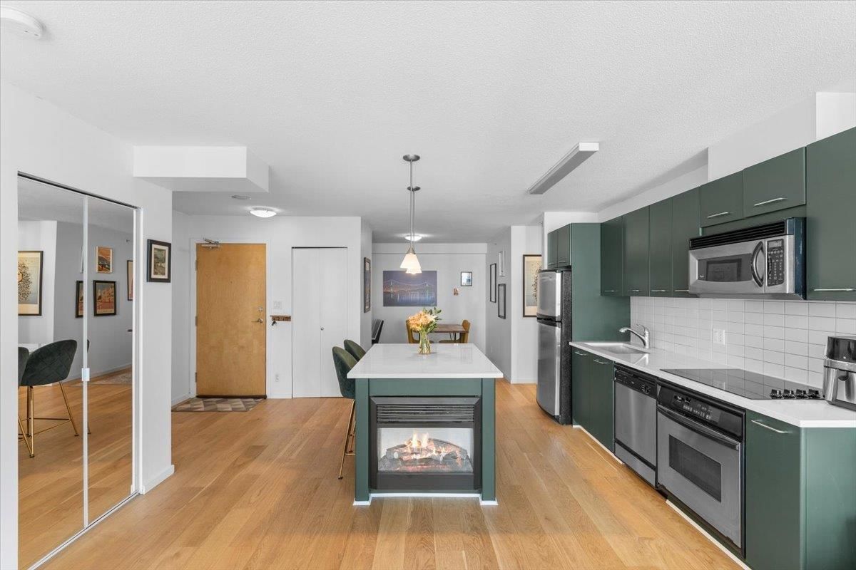 Listing Image 8