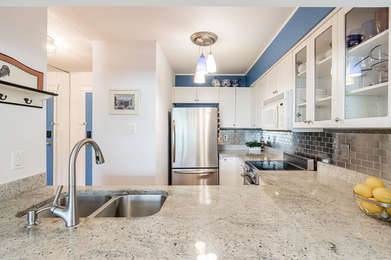 15272 19 Avenue #210, Surrey, British Columbia