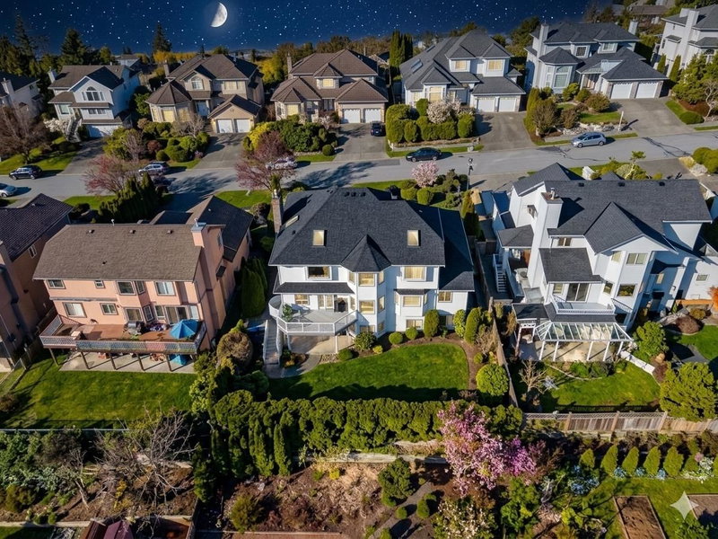 580 Clearwater Way, Coquitlam, V3C 5W3 | Image 3