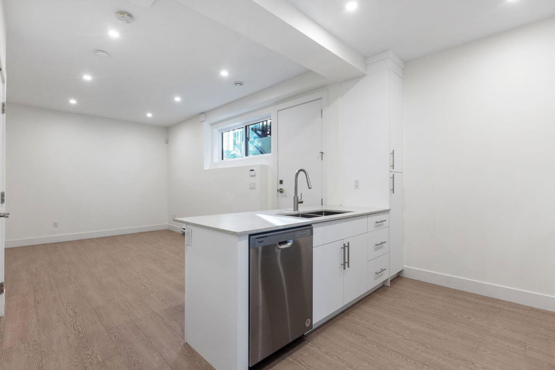 2644 Chesterfield Avenue, North Vancouver, V7N 3M2 | Image 3