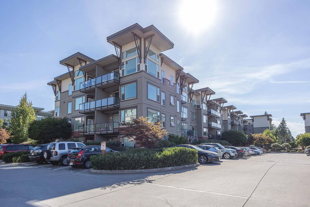 220 - 33539 Holland Avenue