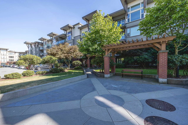 220 - 33539 Holland Avenue